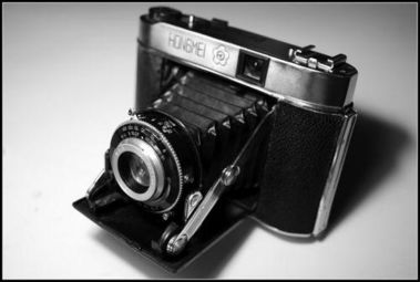 用台灯简单布光，在家为古董相机拍出专业写真 提升销售与技术服务的实用指南